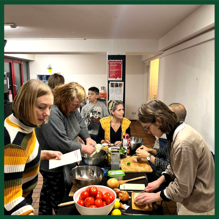 Der Geschmack von Gemeinschaft: Kochveranstaltungen im Rollberg verbinden Kreativität, Freude und Nachhaltigkeit